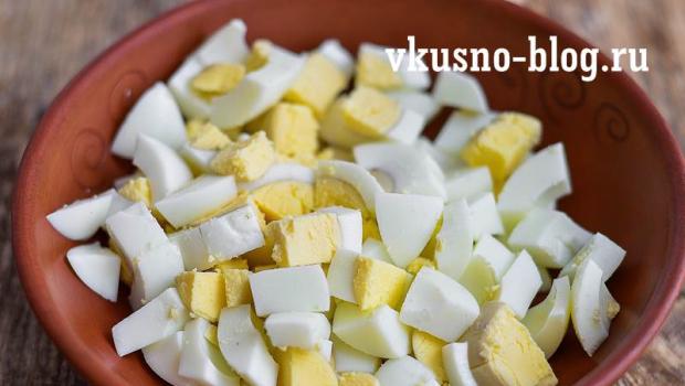 Смачний салат з крабовими паличками та капустою пекінською: покрокові рецепти з фото